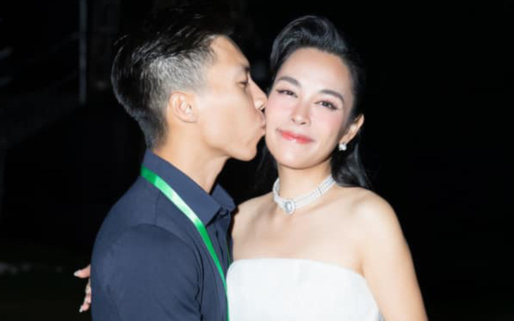 Valentine của sao: Quốc Nghiệp hôn Ngọc Mai, Phạm Quỳnh Anh đăng ảnh cầu hôn
