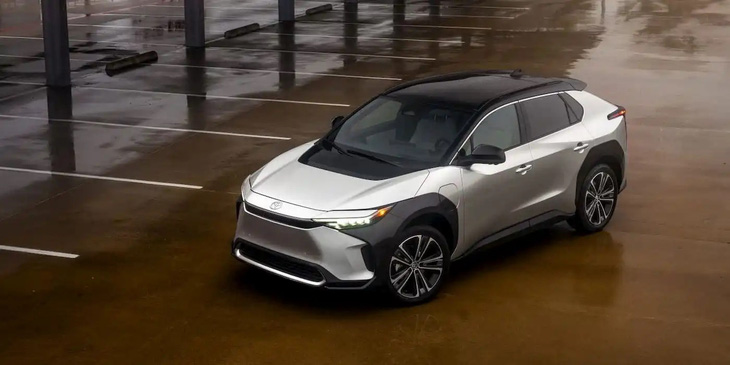 Cuối cùng Toyota phải thừa nhận ‘đã đến lúc làm xe điện’, Lexus sẽ là ‘phát súng tiên phong’ - Ảnh 4.