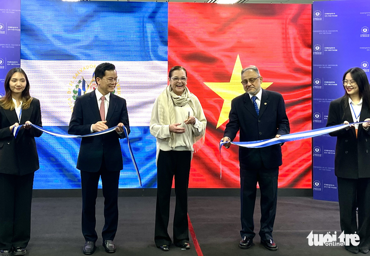 El Salvador chọn Việt Nam để mở đại sứ quán đầu tiên ở ASEAN - Ảnh 1.
