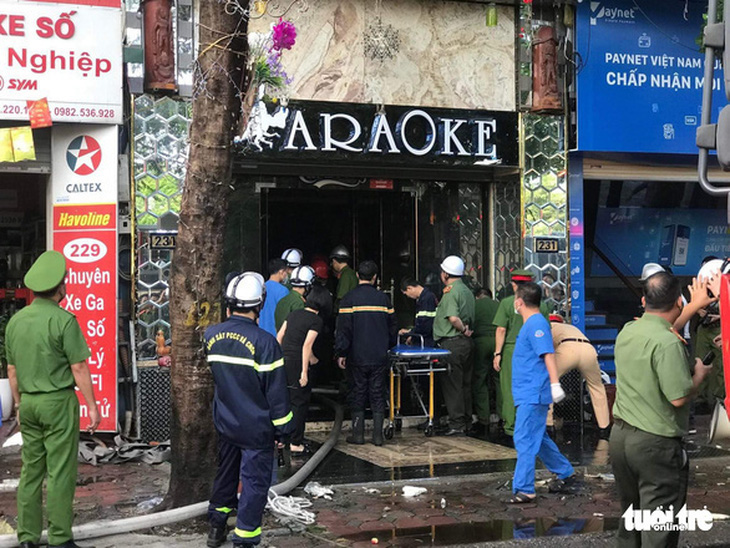 Nhiều quán karaoke ở Hà Nội đã nghiệm thu đủ vẫn bị bắt đóng cửa - Ảnh 3.