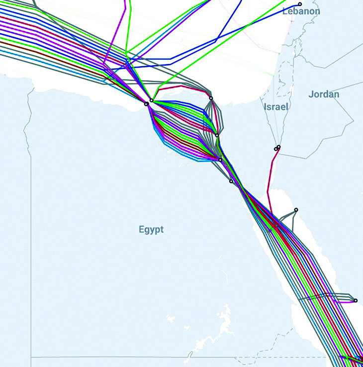 Khu vực Biển Đỏ, Ai Cập là điểm “giao lưu” đông đúc của 16 tuyến cáp dưới biển, theo bản đồ của TeleGeography.