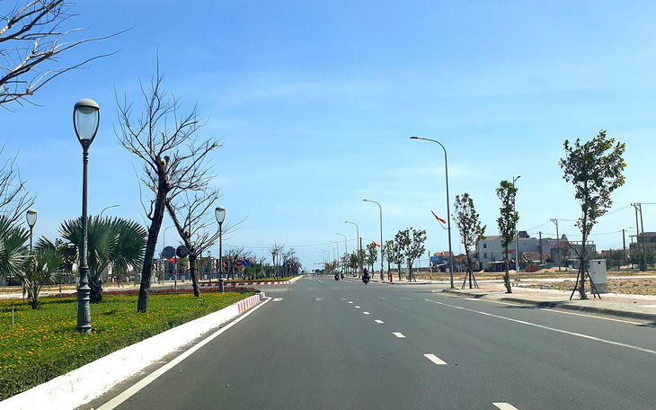 Một cây số đường ven biển Phú Yên dự tính hơn 241 tỉ đồng, tại sao?