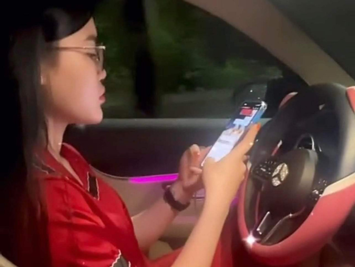 Hình ảnh trong đoạn clip nữ tài xế đăng tải lên TikTok - Ảnh: MINH QUANG