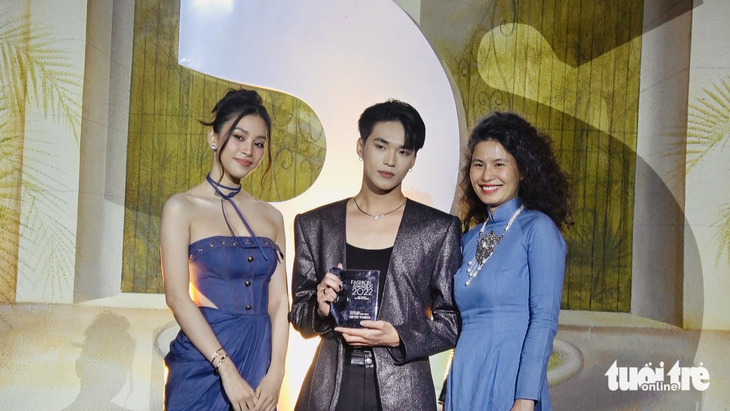 Á hậu Thảo Nhi Lê, nhà thiết kế Phan Đăng Hoàng được vinh danh tại SR Fashion Awards 2022 - Ảnh 6.