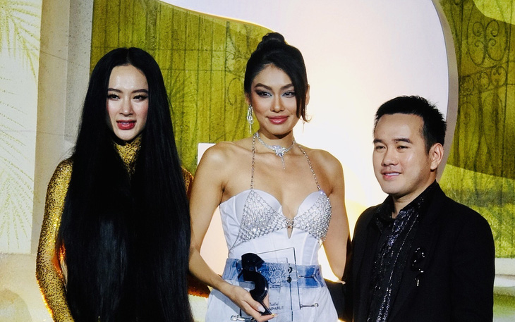 Á hậu Thảo Nhi Lê, nhà thiết kế Phan Đăng Hoàng được vinh danh tại SR Fashion Awards 2022