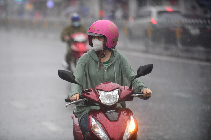 Thời tiết hôm nay 19-2: Nam Bộ mưa dông, Bắc Bộ rét đậm - Ảnh 1.