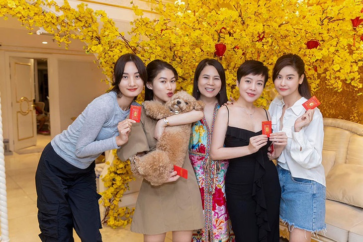 Ảnh vui sao Việt 2-2: Con gái Đông Nhi và Phạm Quỳnh Anh lí lắc - Ảnh 4. Ảnh vui sao Việt 2-2: Con gái Đông Nhi và Phạm Quỳnh Anh lí lắc - Ảnh 4.