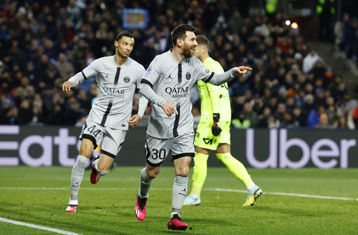 Messi tiếp tục vượt mặt Ronaldo, thiết lập 'siêu kỷ lục' mới tại PSG