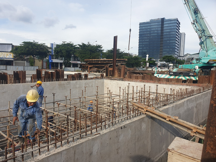 Chậm tiến độ metro số 2 và hầm chui: 'Sở Xây dựng phải chịu trách nhiệm'