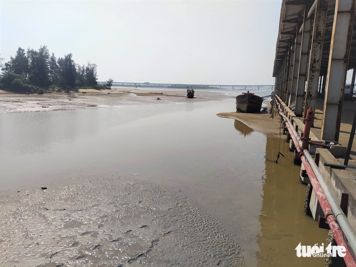 Cảng cá Xuân Hội - một trong hai cảng cá ở Hà Tĩnh bị bồi lấp nghiêm trọng - Ảnh: LÊ MINH