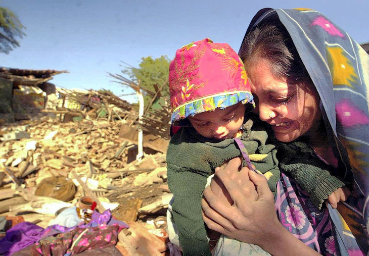 Quang cảnh đổ nát ở Bhuj (bang Gujarat) trong trận động đất ngày 26-1-2001 - Ảnh: AFP
