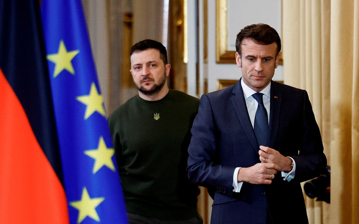 Tổng thống Ukraine nói Pháp đang phí thời gian tìm kiếm đối thoại với Nga