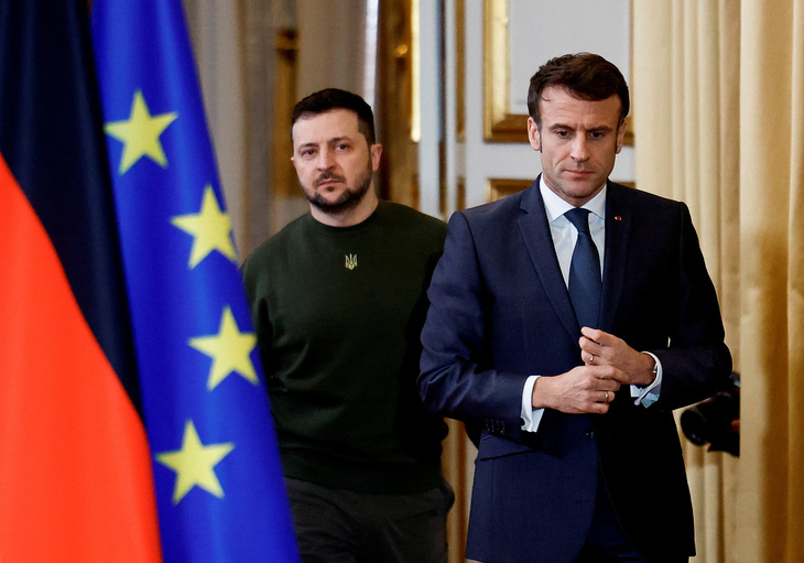 Tổng thống Ukraine nói Pháp đang phí thời gian tìm kiếm đối thoại với Nga - Ảnh 1.