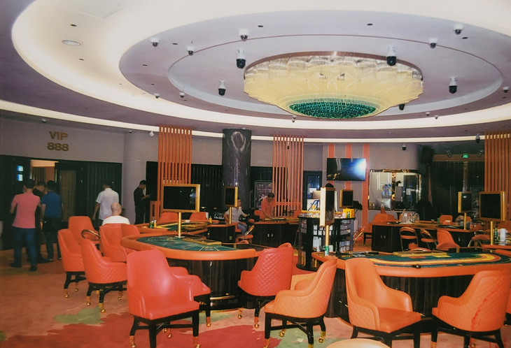 Quảng Ninh: Triệt phá đường dây thuê mặt bằng khách sạn Hoàng Gia tổ chức đánh bạc - Ảnh 4.