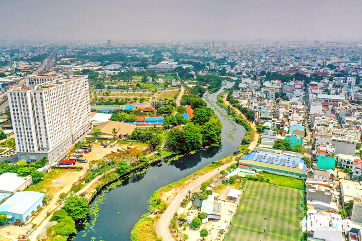 Kênh Tham Lương - Bến Cát - rạch Nước Lên đoạn qua quận Gò Vấp, TP.HCM (ảnh chụp trưa 22-2) - Ảnh: QUANG ĐỊNH