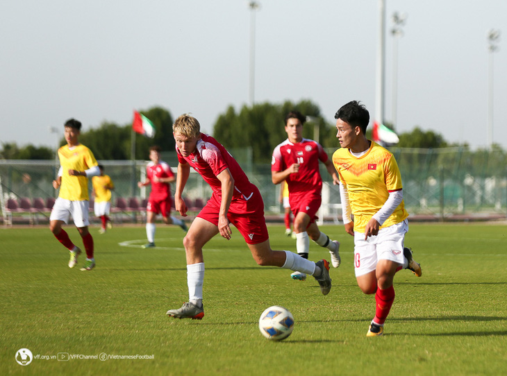 U20 Việt Nam áp đảo nhưng chưa đủ và thua đội hạng 2 UAE - Ảnh 2.