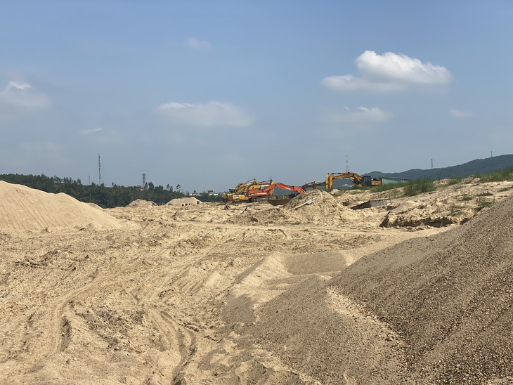 Các mỏ đầu mối tại Quảng Nam khai thác trở lại để hạ nhiệt giá cát - Ảnh 4.