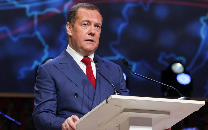 Ông Medvedev bác bỏ 'tin đồn' Nga đang cạn kiệt tên lửa