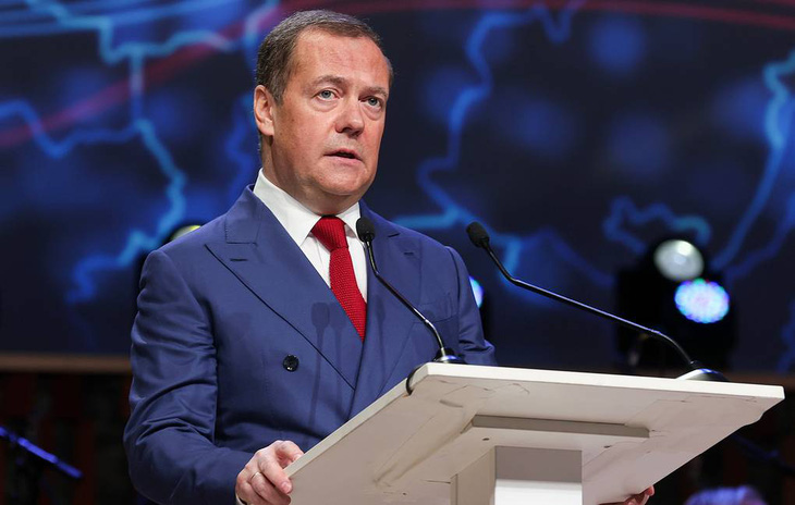 Ông Medvedev bác bỏ tin đồn Nga đang cạn kiệt tên lửa - Ảnh 1.