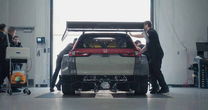 Honda CR-V khoe bản khủng hơn cả siêu xe: Âm thanh như xe đua F1 - Ảnh 1.