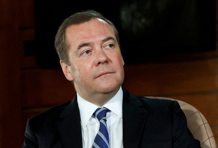 Ông Medvedev cảnh báo nguy cơ chiến tranh hạt nhân ở Ukraine - Ảnh 1.