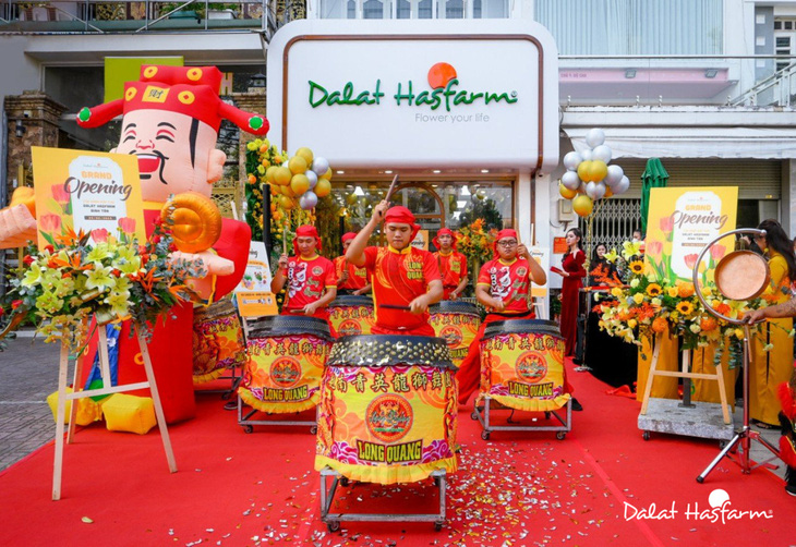 Dalat Hasfarm khai trương cửa hàng với diện mạo mới - Ảnh 1.