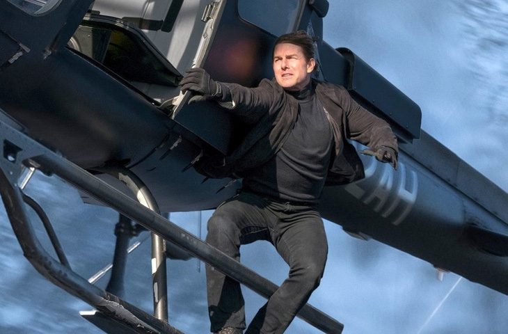 Tom Cruise bất chấp tính mạng, 8 lần tự nhảy vực để đóng Mission: Impossible 7 - Ảnh 1.