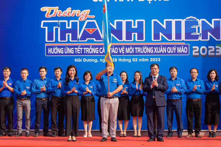 Tháng thanh niên: Bạn đọc báo Tuổi Trẻ tặng 200 xe đạp cho học trò nghèo tỉnh Hải Dương - Ảnh 2.