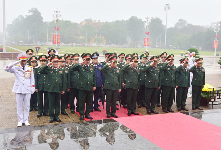 Lãnh đạo Đảng, Nhà nước vào lăng viếng Chủ tịch Hồ Chí Minh nhân ngày thành lập Đảng - Ảnh 5.