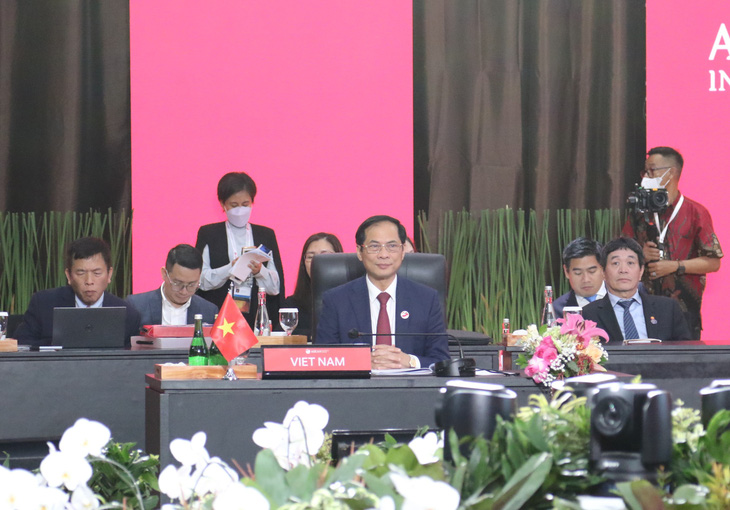Ngoại trưởng ASEAN thảo luận cách kết nạp Timor-Leste - Ảnh 1.