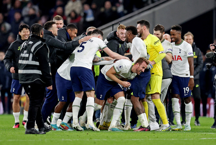 Kane ghi bàn thứ 200, Tottenham hạ gục Man City - Ảnh 2.
