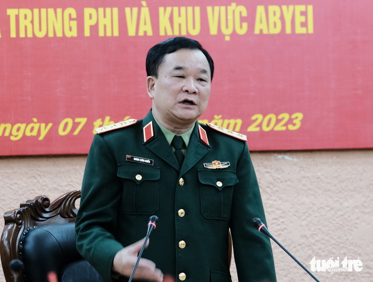 Thượng tướng Hoàng Xuân Chiến xúc động chia sẻ câu chuyện về chiến sĩ mũ nồi xanh Việt Nam - Ảnh 2.