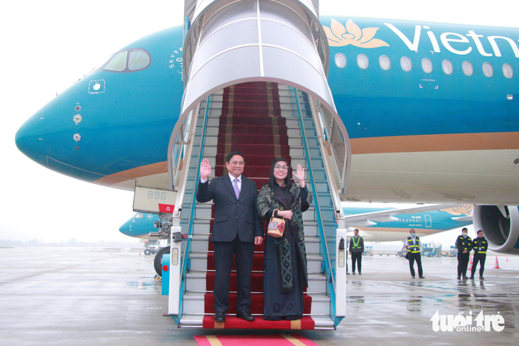 Thủ tướng Phạm Minh Chính và phu nhân Lê Thị Bích Trân lên đường thăm Singapore, Brunei - Ảnh 1.