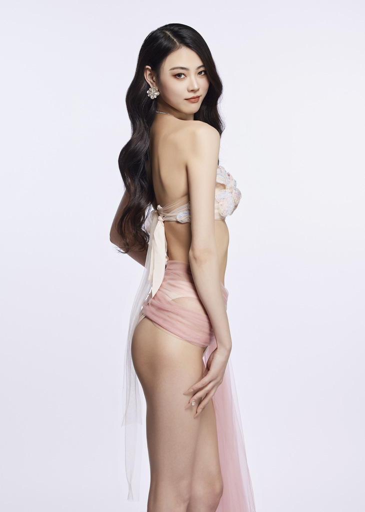 Thí sinh Miss Charm 2023 nóng bỏng trong thiết kế áo tắm của Ivan Trần - Ảnh 18.