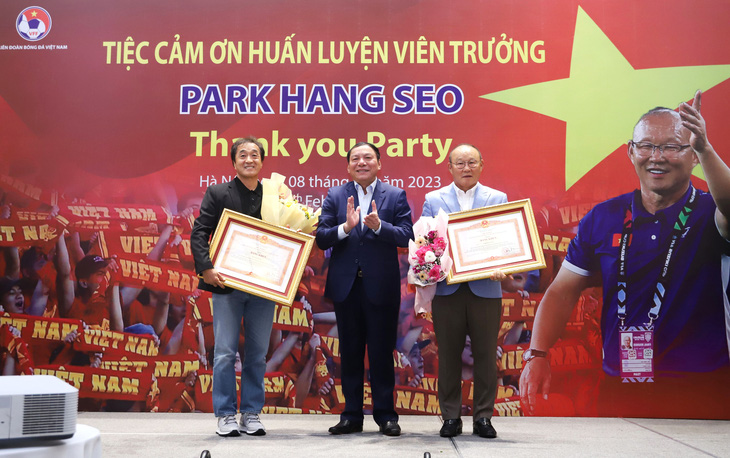 HLV Park Hang Seo nhận bằng khen của Thủ tướng Việt Nam - Ảnh 3.