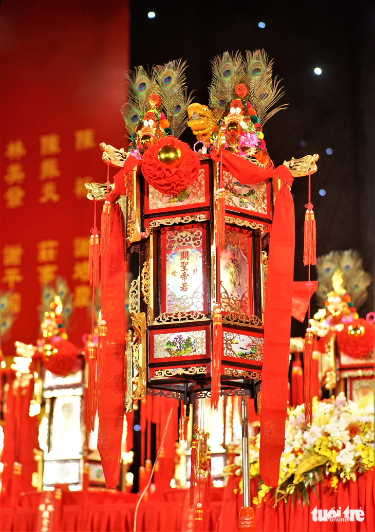 Đấu thỉnh đèn lộc của người Hoa ở TP.HCM góp thêm sinh khí mùa lễ hội - Ảnh 3.