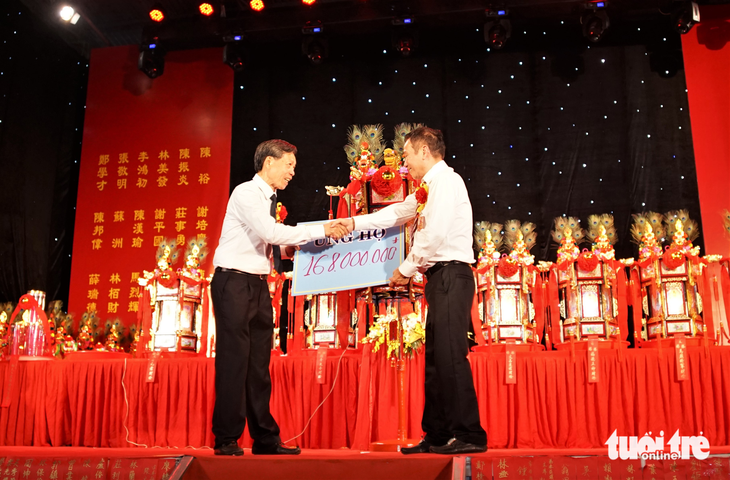 Đấu thỉnh đèn lộc của người Hoa ở TP.HCM góp thêm sinh khí mùa lễ hội - Ảnh 11.