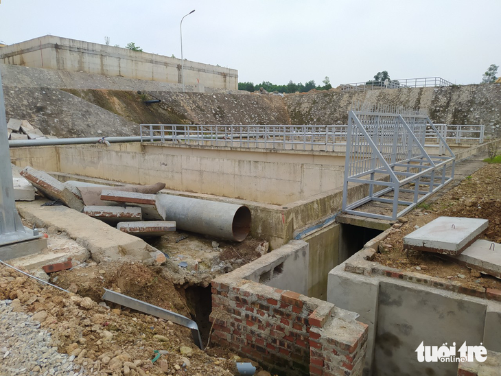 Ngổn ngang bên trong dự án nhà máy nước Hương Khê 229 tỉ chậm tiến độ - Ảnh 2.