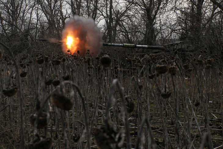 Nga tiếp tục tấn công Donetsk phía đông Ukraine - Ảnh 1.
