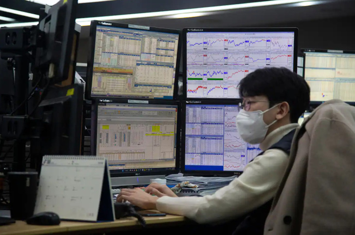 Chính phủ Hàn Quốc muốn cho phép làm việc 69 giờ mỗi tuần - Ảnh 1.