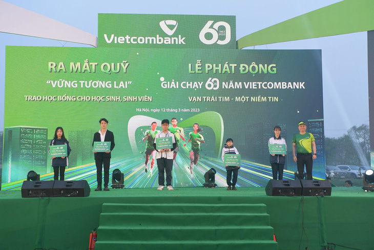 Vietcombank ra mắt Quỹ ‘Vững tương lai’ hỗ trợ học bổng cho học sinh, sinh viên nghèo, tài năng và phát động giải chạy - Ảnh: VCB