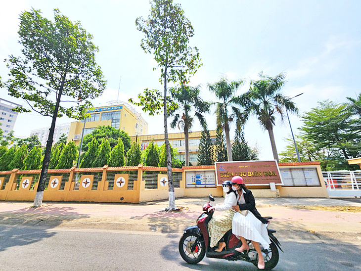 Gần 20 năm, một phần khu đất chính quyền đã thu hồi, cho thuê làm trụ sở Điện lực Biên Hòa đã được tòa tuyên phải bồi thường cho ông Nhuần - Ảnh: H.M.