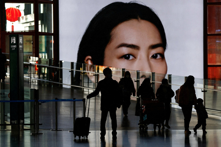 Trung Quốc cấp lại thị thực cho người nước ngoài từ 15-3 - Ảnh 1.