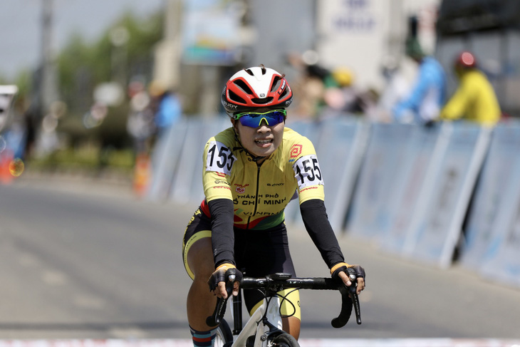 Xuân Thảo thắng chặng 8 Giải xe đạp nữ quốc tế Bình Dương - Ảnh 2.