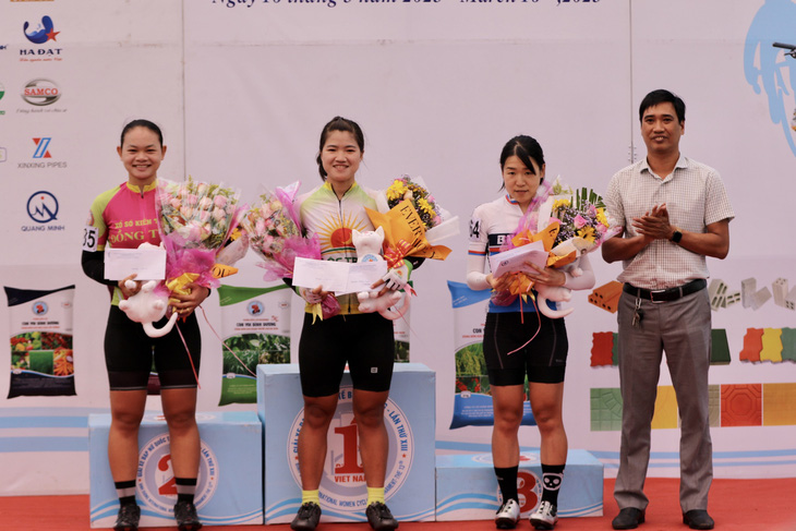 Thùy Trang thắng chặng 9 Giải xe đạp nữ quốc tế Bình Dương - Ảnh 2.