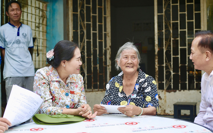 Chủ tịch HĐND TP đến nhà dân nghe ý kiến về bồi thường dự án vành đai 3