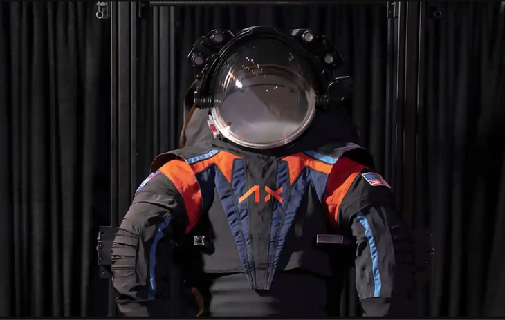 Trang phục phi hành gia mới của NASA gây ấn tượng - Ảnh 2.
