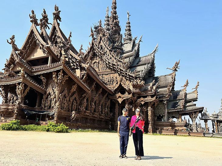 Vợ chồng Vân Trang, Lê Bê La, Ái Châu ‘lầy lội’ khi du lịch Thái Lan - Ảnh 8.