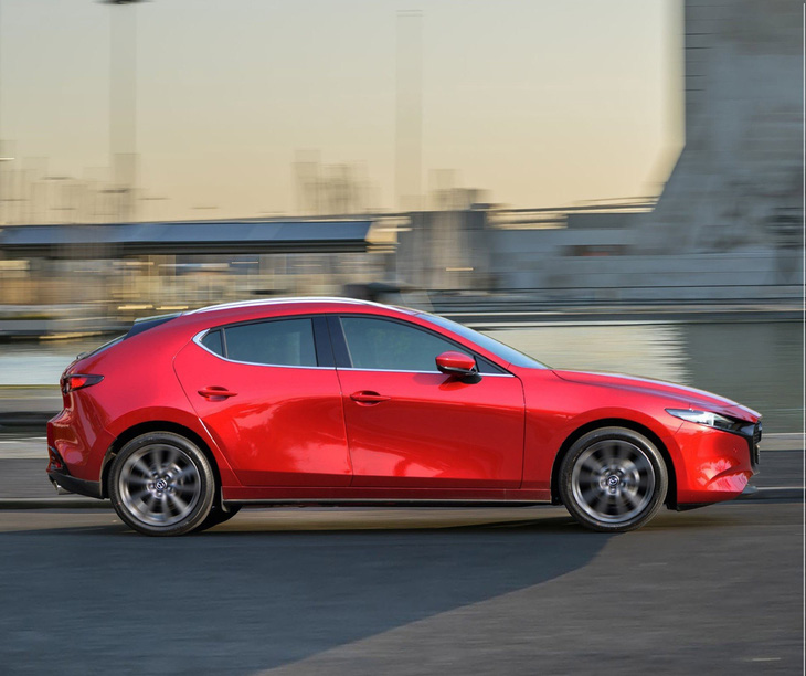 Mazda3 sắp ra mắt bản mới: Nội thất thay đổi, màn hình lớn hơn - Ảnh 2.
