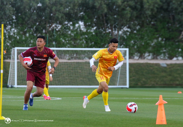 U23 Việt Nam tích cực rèn chiến thuật tại Qatar - Ảnh 4.